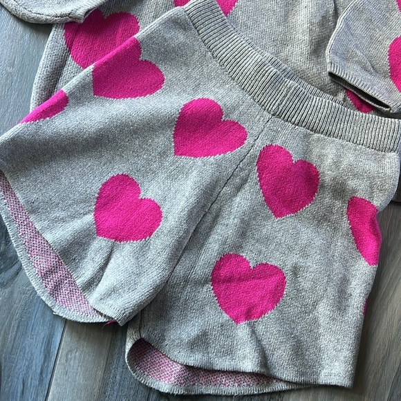 Knit sweater and shorts set - Picture 2 of 4